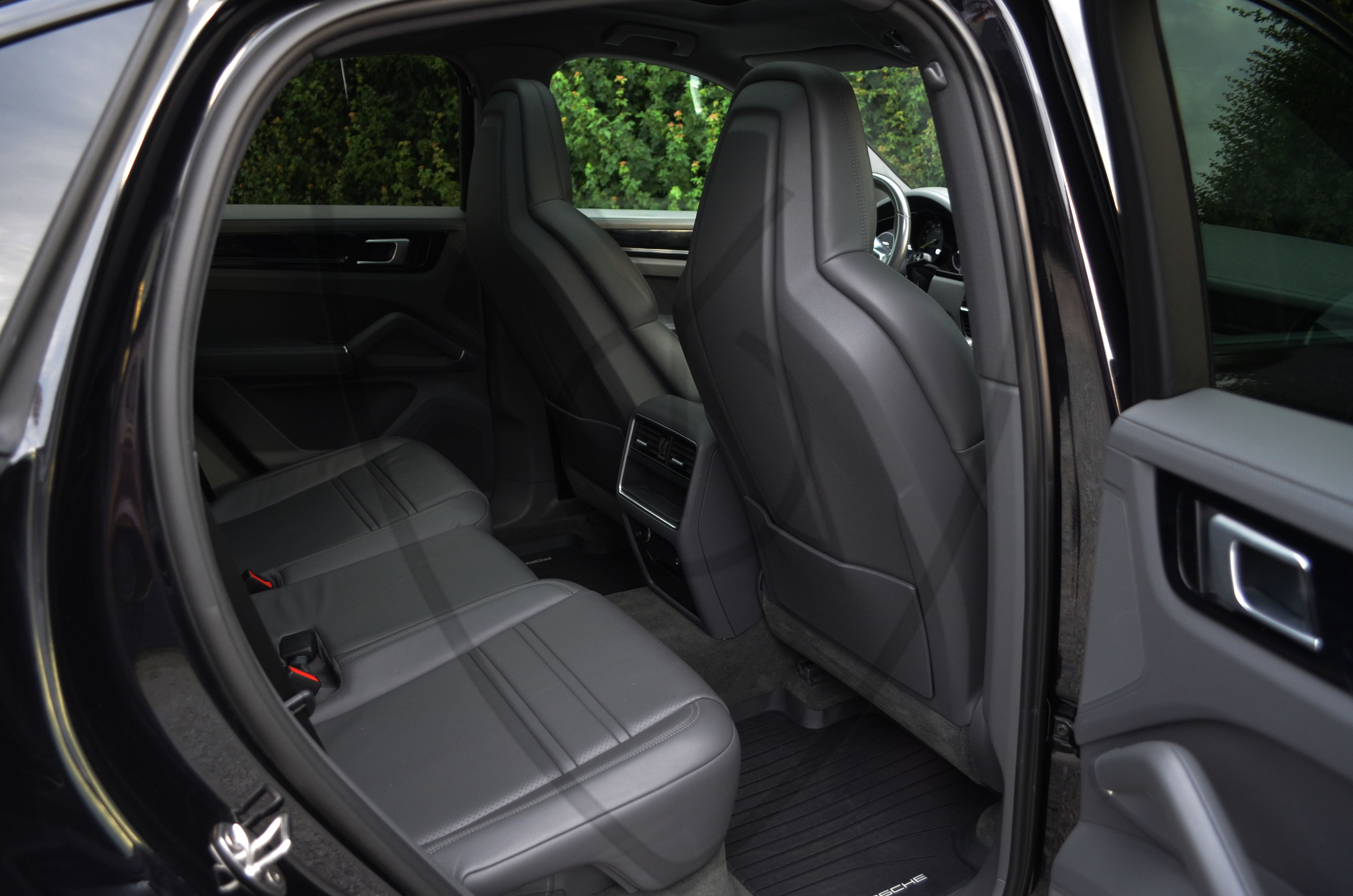 PORSCHE CAYENNE COUPE — image 11